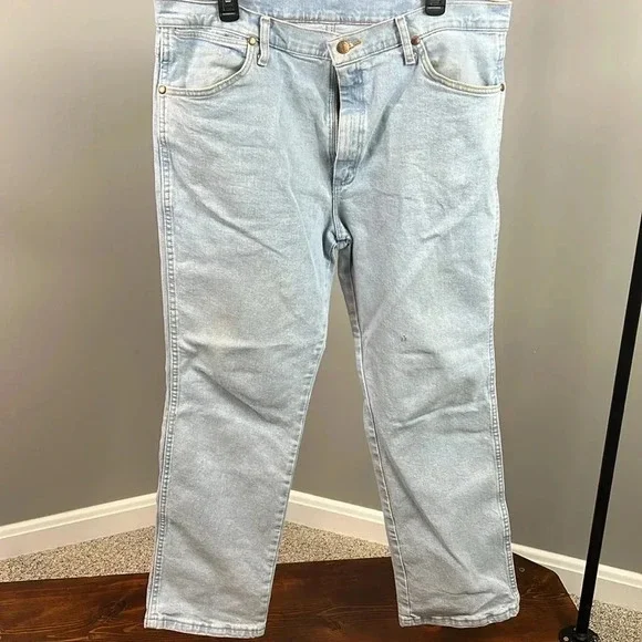 Wrangler Cowboy Cut Slim Fit Active Flex Jeans | Men's Jeans | Men's Light Wash - Picture 8 of 10